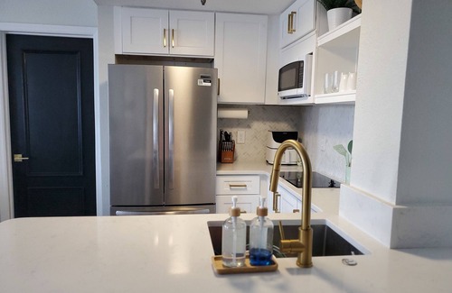Florida Center Condo | Remodeled 2 BD/2 BA minutes from Universal Studios