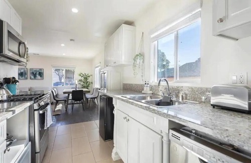 Inglewood House | Remodeled 4BR near SoFi, Forum, Hollywood, LA Live