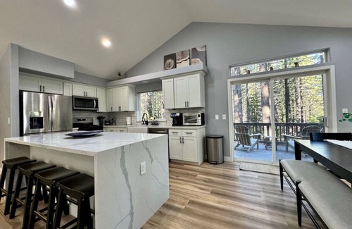 Pioneer Trail House | Remodeled Convenient Tahoe Retreat