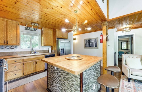 Crestline House | Remodeled Crestline Retreat: Walk to Lake Gregory!