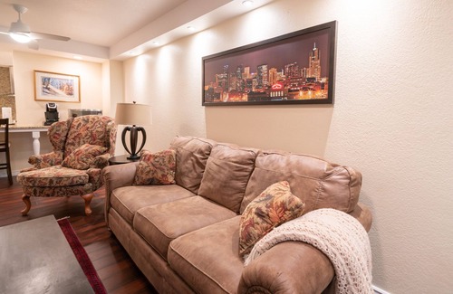 LoDo Condo | Remodeled Downtown Condo-19th floor- gym-Amazing Views