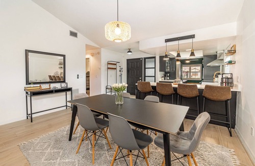 Lake Terrace House | Remodeled Downtown Orlando Oasis! Remodeled Home! Close to Disney, Universal!