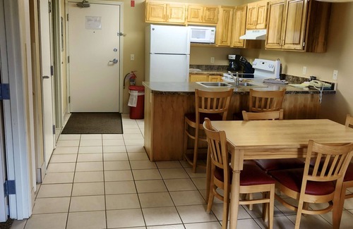 Lead Condo | Remodeled Fully Furnished Barefoot Resort Condo at Terry Peak!