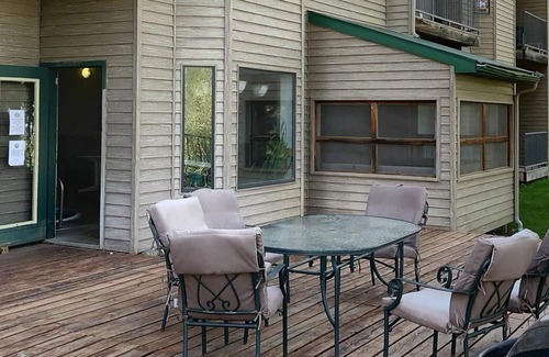 Lead Condo | Remodeled Fully Furnished Barefoot Resort Condo at Terry Peak!