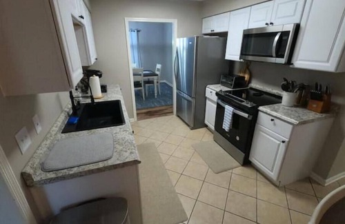 Whitemarsh Island House | Remodeled Island Home between Savannah & Tybee