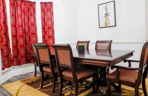 Lewisville Villa | Remodeled luxury with Proximity