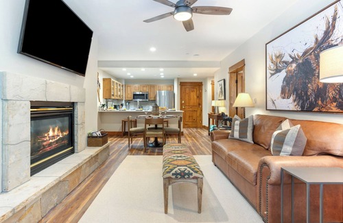Edwards Condo | Remodeled Pinecone Lodge 2 Bedroom w/A/C, Pool, Hot Tub in Arrowhead Village