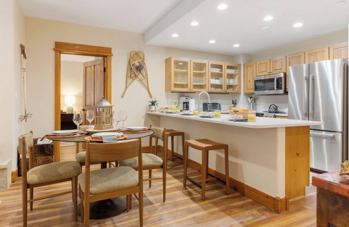 Edwards Condo | Remodeled Pinecone Lodge 2 Bedroom w/A/C, Pool, Hot Tub in Arrowhead Village