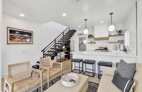 Avalon House | Remodeled Rooftop Deck Home | Casino & Ocean Views