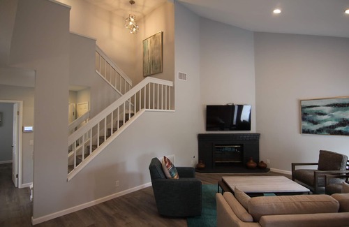 Bay Terraces House | Remodeled San Diego 3 bed, 2.5 bath with enclosed private, furnished backyard!