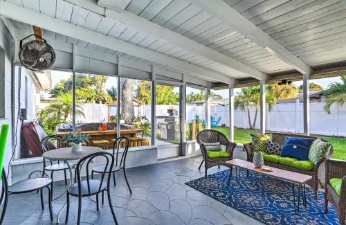 South Pinellas Community Council House | Remodeled St Petersburg Retreat with Hot Tub!