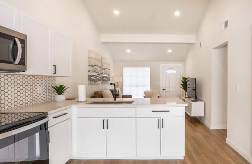 Bearss Plaza House | Remodeled Vacation Home near the Beaches