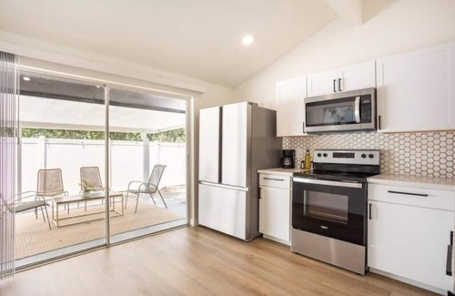 Bearss Plaza House | Remodeled Vacation Home near the Beaches