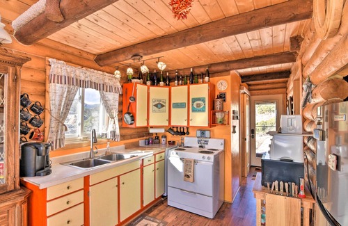Cotopaxi Cabin | Remote Escape w/Deck & Sweeping Mountain Views!