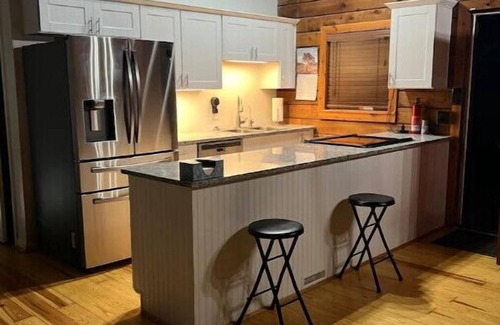 New Albany Cabin | Remote Feel, Close to the City!nn