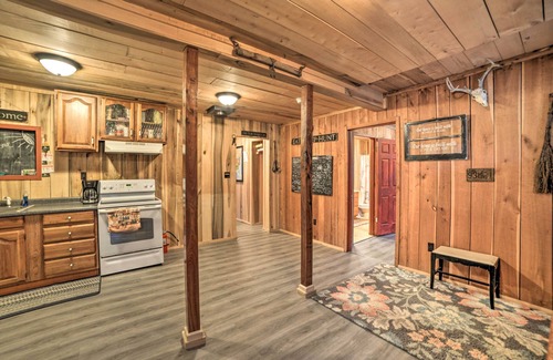 New Concord Cabin | Remote Kentucky Cabin w/Fire Pit & 2 Ponds