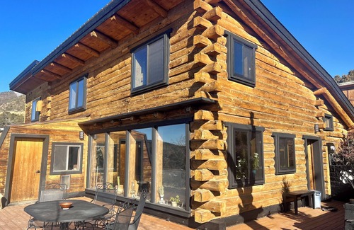 Paonia House | Remote privacy minutes to town
