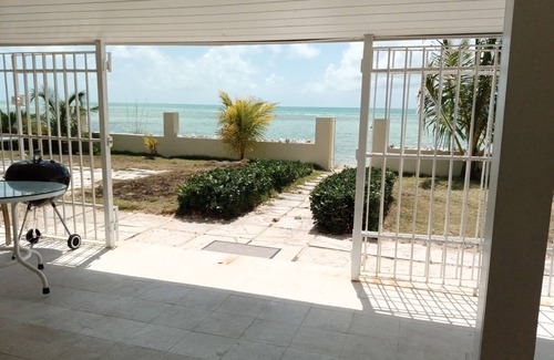 Adelaide House | Remote sandy beach, Chill in nature and adventures of the sea at a beach cottage