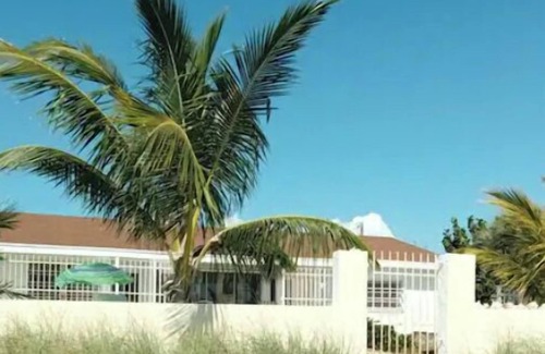 Adelaide House | Remote sandy beach, Chill in nature and adventures of the sea at a beach cottage