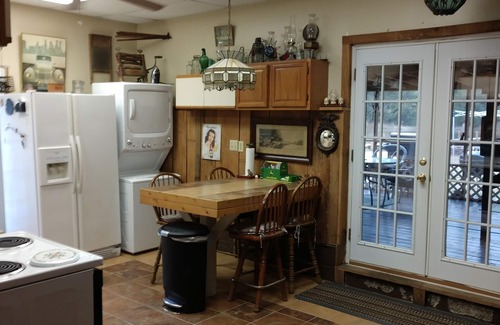 Hacksneck House | Remote/Secluded Estate with Plenty of Crabs, Dock and Cooking Station