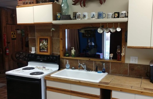 Hacksneck House | Remote/Secluded Estate with Plenty of Crabs, Dock and Cooking Station