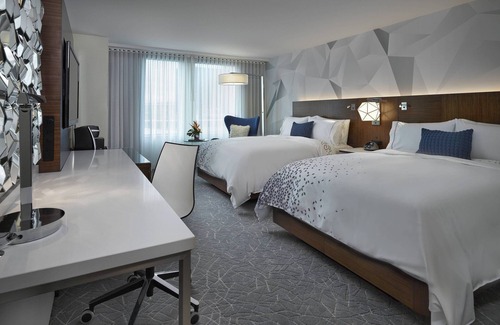 Edmonton International Airport Hotel | Renaissance Edmonton Airport Hotel