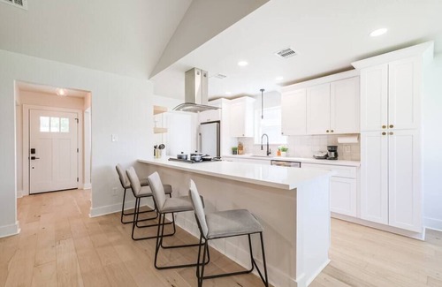 Garden Oaks House | Rena Heights, Spacious, Pet Friendly