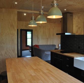 Wanganui District House | Renagour Cottage - Farmstay with Hot Tub!