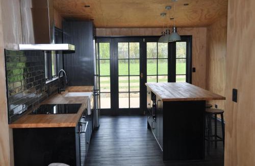 Wanganui District House | Renagour Cottage - Farmstay with Hot Tub!