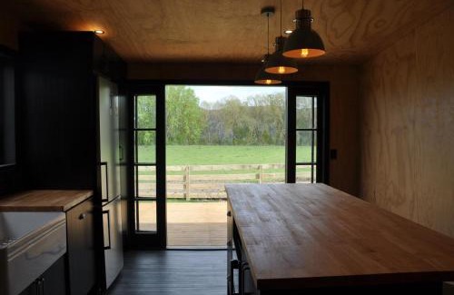 Wanganui District House | Renagour Cottage - Farmstay with Hot Tub!