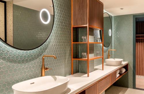 Burgwallen Nieuwe Zijde Hotel | Renaissance Amsterdam Hotel