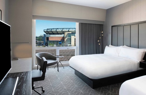 Foxboro Hotel | Renaissance by Marriott Boston Patriot Place Hotel