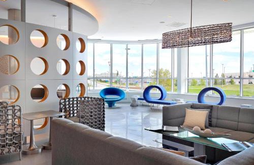 Edmonton International Airport Hotel | Renaissance Edmonton Airport Hotel