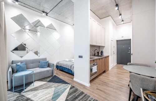 Old Town Apartment | Renaissance Key Apartment 6