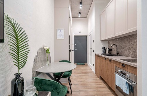 Old Town Apartment | Renaissance Key Apartment 7