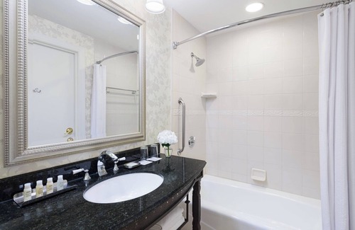 Cultural District Hotel | Renaissance Pittsburgh Hotel