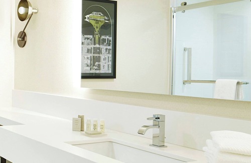 Airport Township Hotel | Renaissance St. Louis Airport Hotel