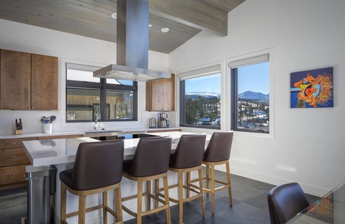 Rendezvous House | Rendezvous Game Trail | Luxe Mountain Home | Brand New Build | Amazing Views