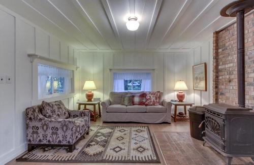 McKenzie Bridge House | Renee's Log House