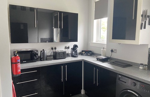 Renfrew Apartment | Renfrew Apartment Near Glasgow Airport