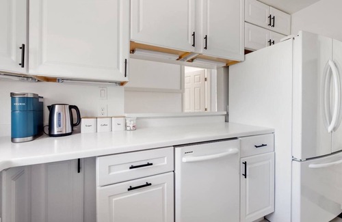 Donaldson Run Apartment | Renno Upstairs King Bed | 15 Min to DC | Views