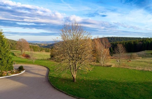 Grossbreitenbach House | Rennsteig Hiking Base