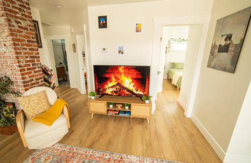 Reno House | Reno's Biggest Little House - Cozy Home Theatre