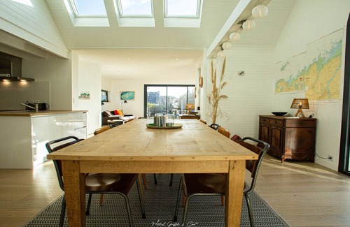 Penvenan Villa | Renovated 110 m2 house with landscaped garden. Port Blanc beach nearby.