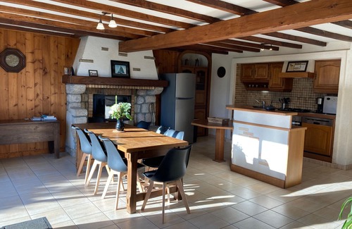 Mesquer Cottage | Renovated 18th Century Farmhouse with Modern Amenities, Near Mesquer, France