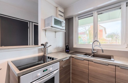 Saint-Maurice Pellevoisin Apartment | Renovated 2-bedroom duplex near metro.