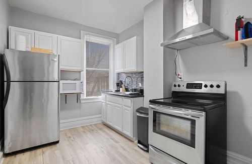 Pittsburgh Apartment | Renovated 2BR/1BA Apt in Highland Park!
