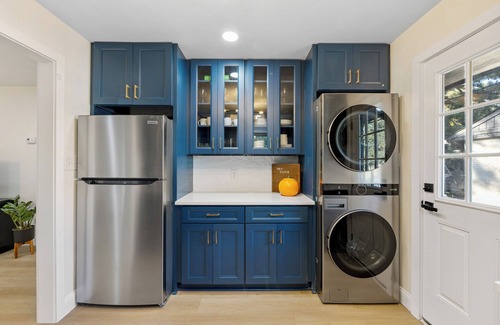 North Charlotte House | {Renovated 2BR in CLT – Where Location, Comfort & Mild Bragging Rights Collide}