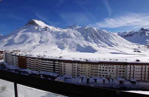 Tignes le Lac Apartment | Renovated 3-room apartment in Tignes for 8 pers. with balcony, peace and comfort