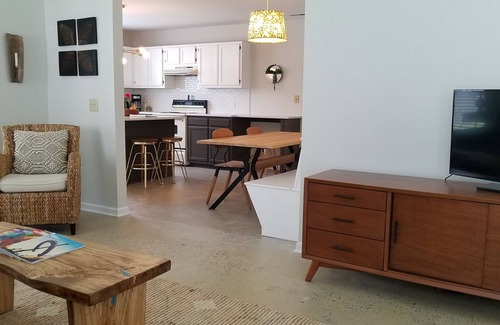 Lincolnville House | Renovated 3BR/2 BA Home in Summerville SC, Large Kitchen, Fenced In BackYard